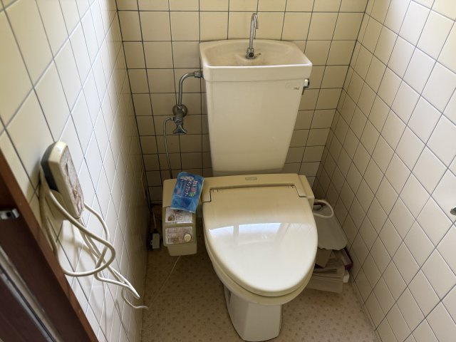 2026/2/25価格変更　戸建　飛騨市神岡町東町　100万（2025/11/10新規）のトイレ
