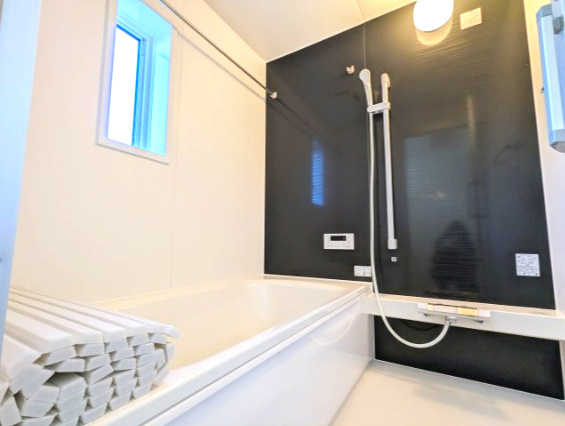 ひたちなか市平磯遠原町　第１の浴室|足が伸ばせる浴槽で、一日の疲れを癒してください～！リラックスタイムを～