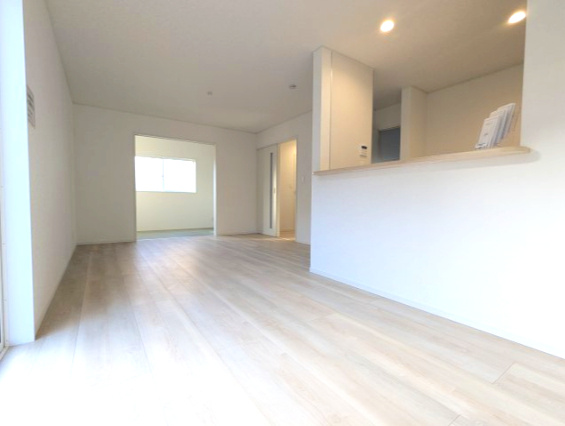 ひたちなか市平磯遠原町　第１の居間・リビング|一日の長い時間を過ごすリビング♪自然と家族が集まれる空間！家族団らんの時間を優しく見守るリビング～