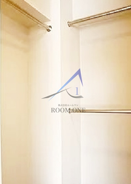 ＡＸＡＳ池袋Ｒｅｓｉｄｅｎｃｅの収納|ウォークインクローゼットです。
