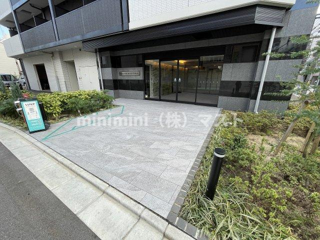 大阪市北区長柄中２丁目の賃貸マンションのエントランス
