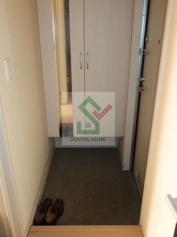 プランドールA棟の玄関