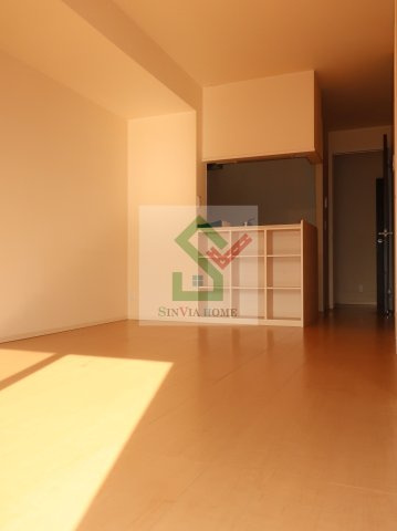 プランドールA棟の居間・リビング