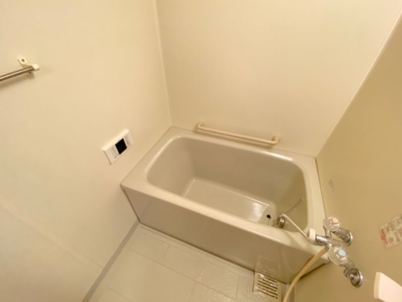 セーヌ東岸和田の浴室|落ち着いた空間のお風呂です