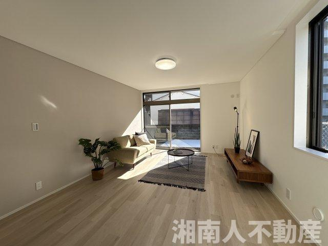 小田原市酒匂4丁目　中古一戸建ての居間・リビング|おしゃれなリビングです