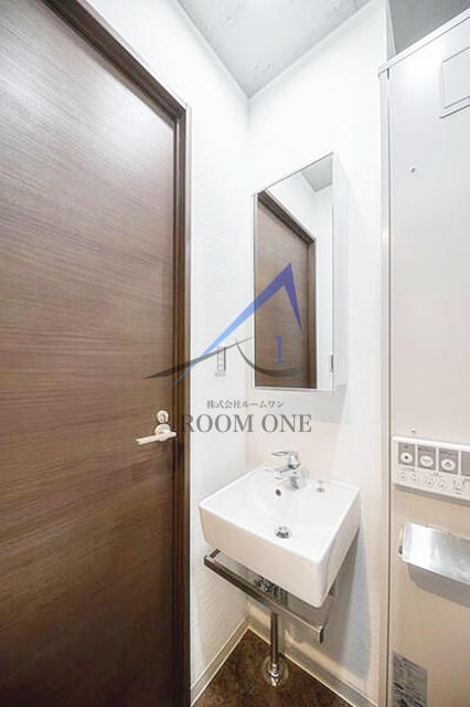 ＣＯＣＯＦＬＡＴ北千住Ｓｏｕｔｈの洗面所|洗面台です。