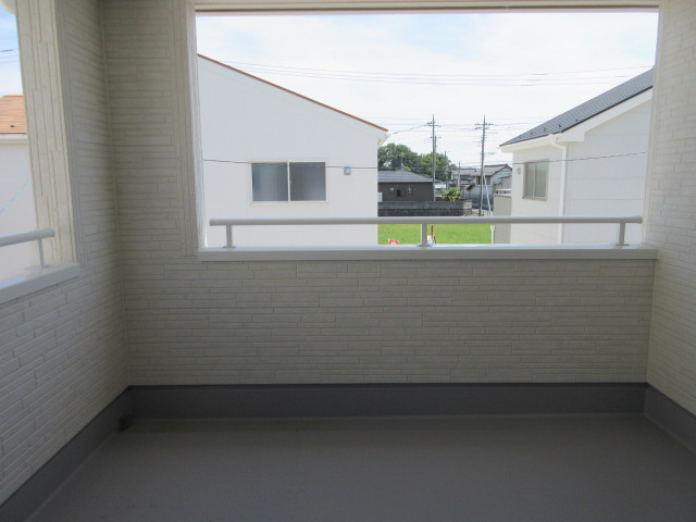 【仲介手数料無料】新築戸建　吉見町東野4-11-15（全5棟）のバルコニー