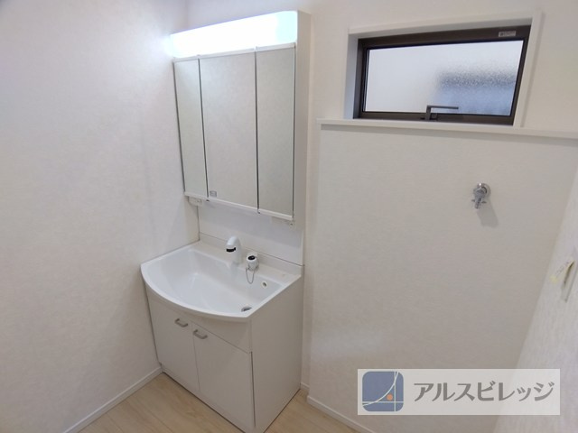新築｜さいたま市見沼区風渡野｜全１棟の独立洗面台|三面鏡