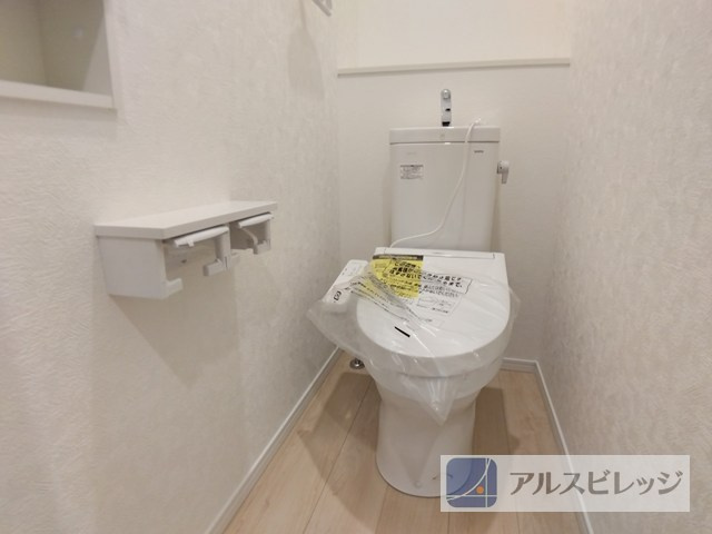 新築｜さいたま市見沼区風渡野｜全１棟のトイレ|２つあるトイレットペーパーホルダーが便利です