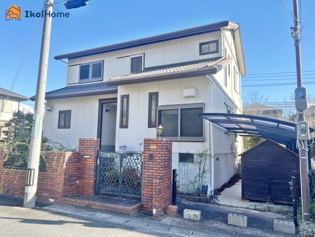 神戸市西区学園東町7丁目　中古戸建の前面道路含む現地写真|前面道路は6M幅で広々しています。駐車がし易く、車の対面のすれ違いも楽にできます。
