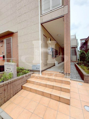 【エントランス】 | Mao House | 落ち着いたエントランスです