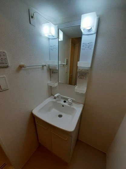 【独立洗面台】 | Mao House | 使いやすい独立洗面台です