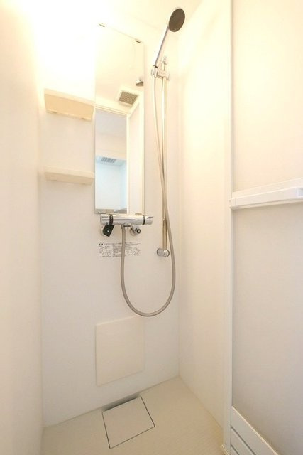 メゾン・プーラ菊川のシャワールーム