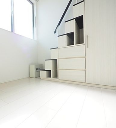 メゾン・プーラ菊川の居間・リビング