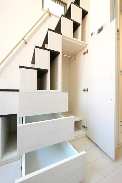 メゾン・プーラ菊川の収納