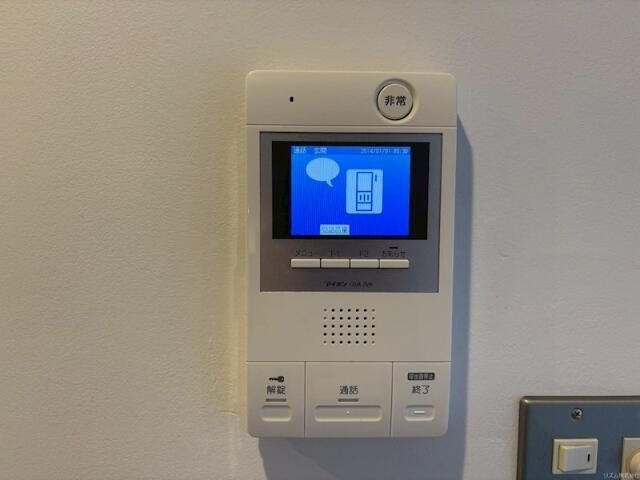 フローラル上野松が谷のセキュリティ|モニター付きインターホンです。