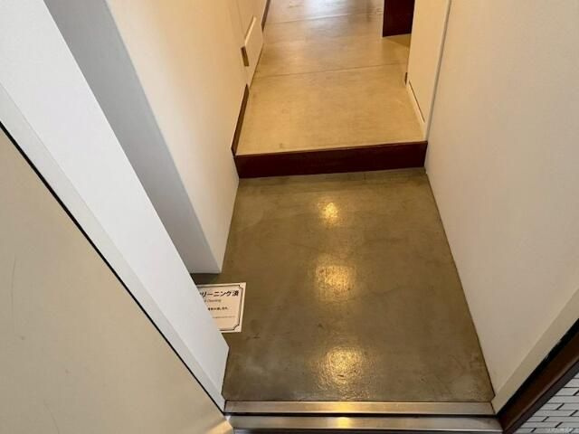 フローラル上野松が谷の玄関