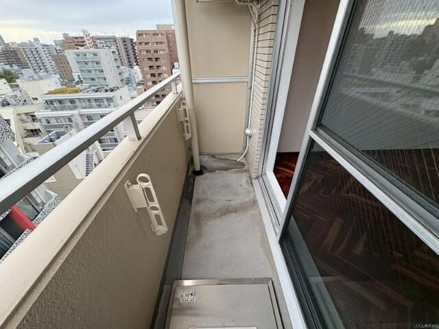 フローラル上野松が谷のバルコニー