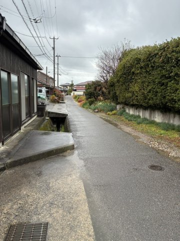 松神子1丁目　中古の前面道路含む現地写真