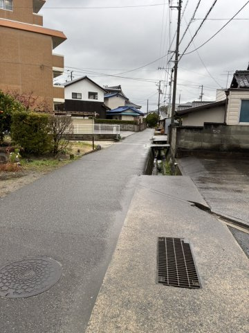 松神子1丁目　中古の前面道路含む現地写真
