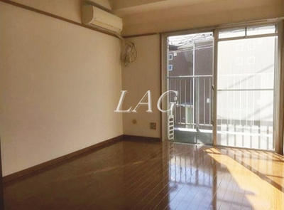 【居間・リビング】 | シャトー奥村 | 洋室のお部屋です。