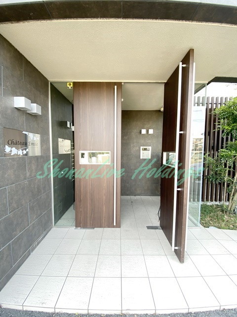 藤沢市弥勒寺２丁目の賃貸マンションのエントランス