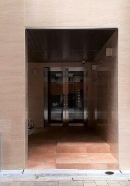 【エントランス】 | Iremo | 落ち着いたエントランスです