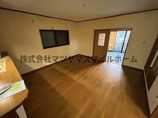 【居間・リビング】 | 江端町戸建賃貸