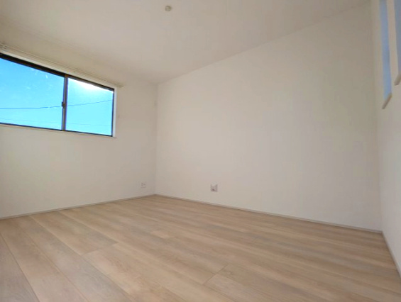 水戸市見川３丁目943番の洋室|いつかは子供部屋として使いたい...お子様の成長に合わせて机やベッドを配置し将来を見越しての住まいを～