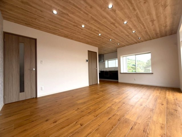 大字田倉　中古物件の居間・リビング|おしゃれな居間です