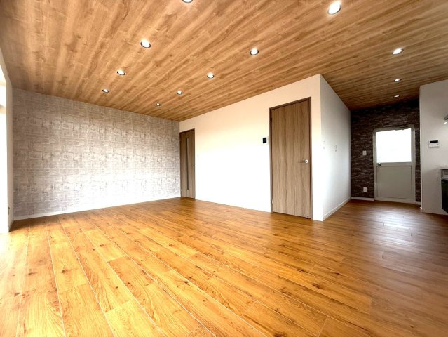 大字田倉　中古物件の居間・リビング|おしゃれなリビングです