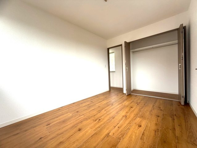 大字田倉　中古物件の洋室|使い勝手のいい洋室です