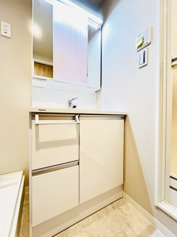 パレス南塚口壱号棟の洗面所|忙しい朝には欠かせない洗面所です