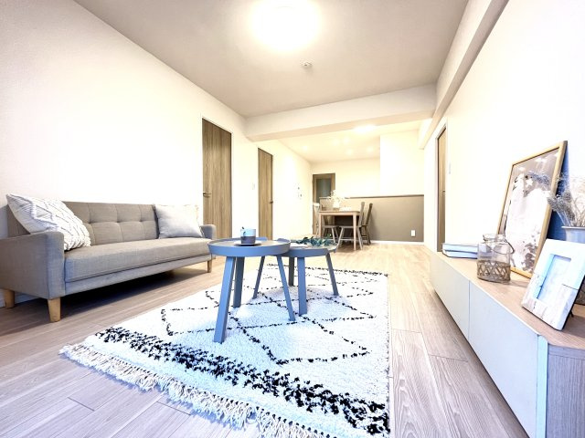 パレス南塚口壱号棟の居間・リビング