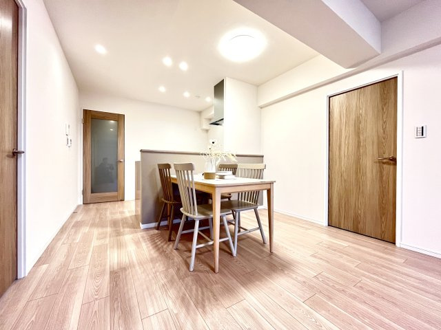 パレス南塚口壱号棟の居間・リビング