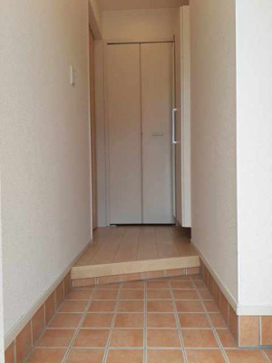 【玄関】 | アマポーラＢ