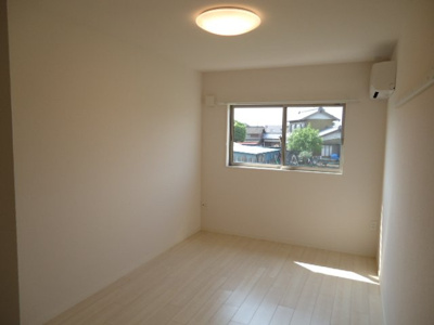 【内装】 | シェモア | 北側洋室