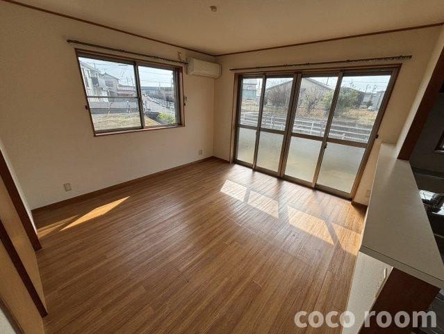 ベリーハイツの居間・リビング