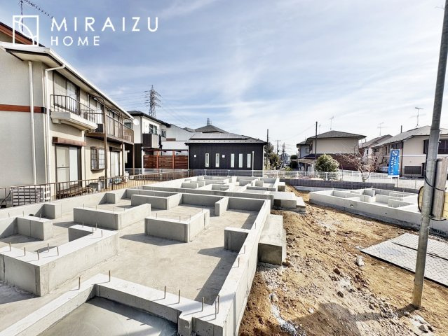 【前面道路含む現地写真】 | 清潔感のあるホテルのような広い浴室が自慢です。疲れた日にはお湯をためてリラックスタイムを楽しみたいですね、今はスマホも防水の時代です、半身浴をしながら動画視聴、漫画視聴、楽しく過ごしたいですね^^
