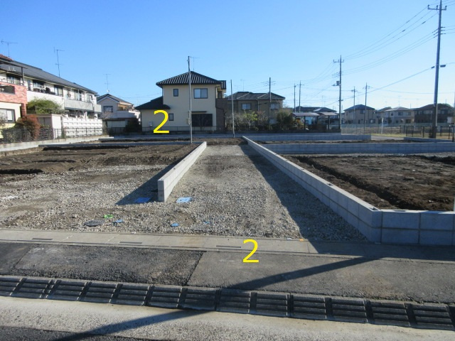 【仲介手数料無料】新築戸建　吉見町東野4-11-15（全5棟）の前面道路含む現地写真