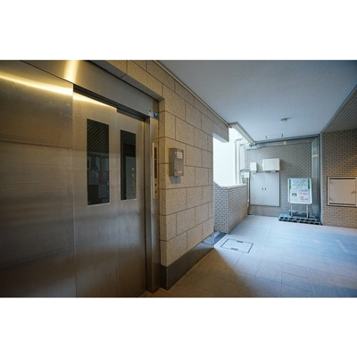 【エントランス】 | コスモ横浜大通り公園 | エレベーターホール
