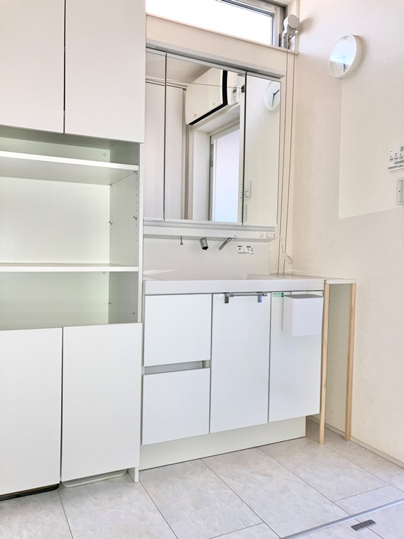 若葉台戸建の洗面所