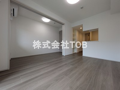 【居間・リビング】 | ＬＵＭＩＮＯＵＳつつじヶ丘 | 10.2帖