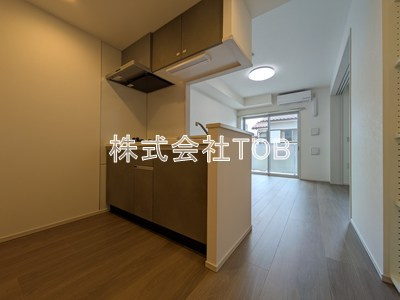 【居間・リビング】 | ＬＵＭＩＮＯＵＳつつじヶ丘 | 10.2帖