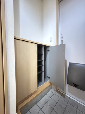 【庭】 | フロイデ | イメージ101号室の写真（反転あり）