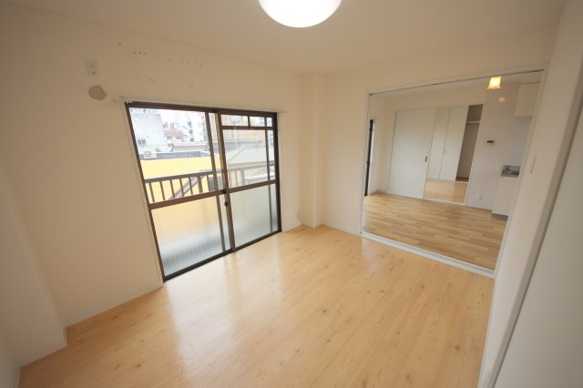 サンハイツ上村の居間・リビング