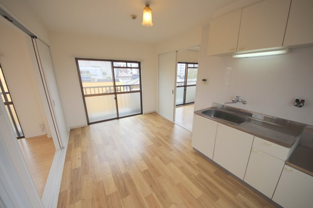 サンハイツ上村の居間・リビング