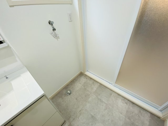 瑞穂市 別府（穂積駅） 3階建 のその他|ランドリースペース