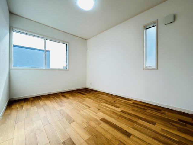 瑞穂市 別府（穂積駅） 3階建 の洋室|3階洋室