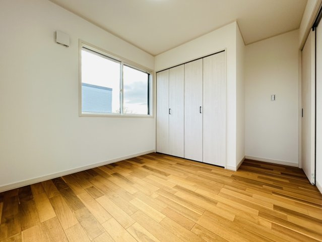 瑞穂市 別府（穂積駅） 3階建 の洋室|3階洋室